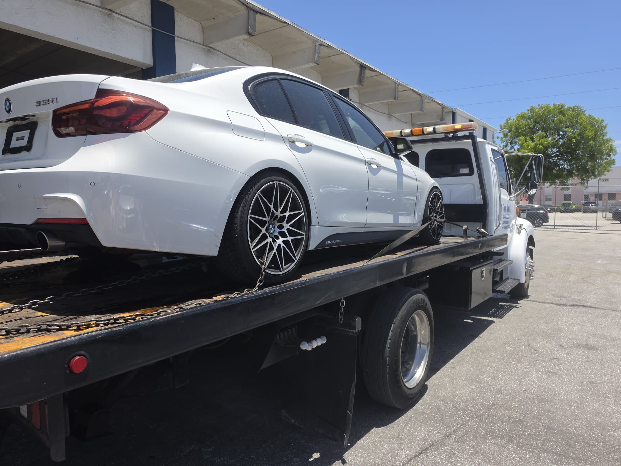 Professional towing service